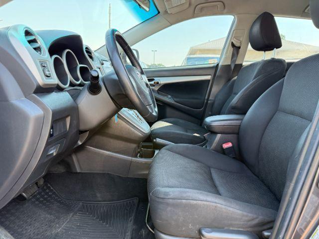 2009 Magnetic Gray Metallic /Dark Charcoal Toyota Matrix S (2T1LE40E49C) with an 2.4L I-4 DOHC engine, AUTOMATIC transmission, located at 1235 N Woodruff Ave., Idaho Falls, 83401, (208) 523-1053, 43.507172, -112.000488 - At Timberline Auto, finding a great deal on your next vehicle is always easy! Our experienced sales staff's goal is to help find you the right vehicle at the right price! Our knowledgeable finance department has options for almost any credit score. We offer extended service contract options to prote - Photo#31