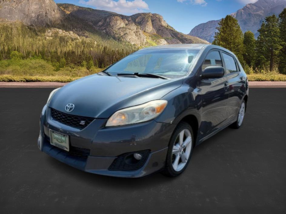 2009 Magnetic Gray Metallic /Dark Charcoal Toyota Matrix S (2T1LE40E49C) with an 2.4L I-4 DOHC engine, AUTOMATIC transmission, located at 1235 N Woodruff Ave., Idaho Falls, 83401, (208) 523-1053, 43.507172, -112.000488 - At Timberline Auto, finding a great deal on your next vehicle is always easy! Our experienced sales staff's goal is to help find you the right vehicle at the right price! Our knowledgeable finance department has options for almost any credit score. We offer extended service contract options to prote - Photo#0