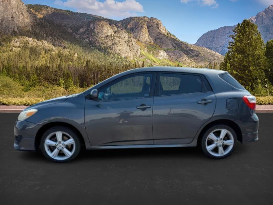 2009 Magnetic Gray Metallic /Dark Charcoal Toyota Matrix S (2T1LE40E49C) with an 2.4L I-4 DOHC engine, AUTOMATIC transmission, located at 1235 N Woodruff Ave., Idaho Falls, 83401, (208) 523-1053, 43.507172, -112.000488 - At Timberline Auto, finding a great deal on your next vehicle is always easy! Our experienced sales staff's goal is to help find you the right vehicle at the right price! Our knowledgeable finance department has options for almost any credit score. We offer extended service contract options to prote - Photo#1