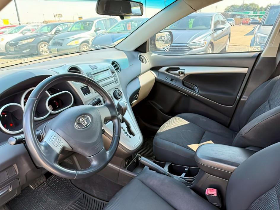 2009 Magnetic Gray Metallic /Dark Charcoal Toyota Matrix S (2T1LE40E49C) with an 2.4L I-4 DOHC engine, AUTOMATIC transmission, located at 1235 N Woodruff Ave., Idaho Falls, 83401, (208) 523-1053, 43.507172, -112.000488 - At Timberline Auto, finding a great deal on your next vehicle is always easy! Our experienced sales staff's goal is to help find you the right vehicle at the right price! Our knowledgeable finance department has options for almost any credit score. We offer extended service contract options to prote - Photo#12