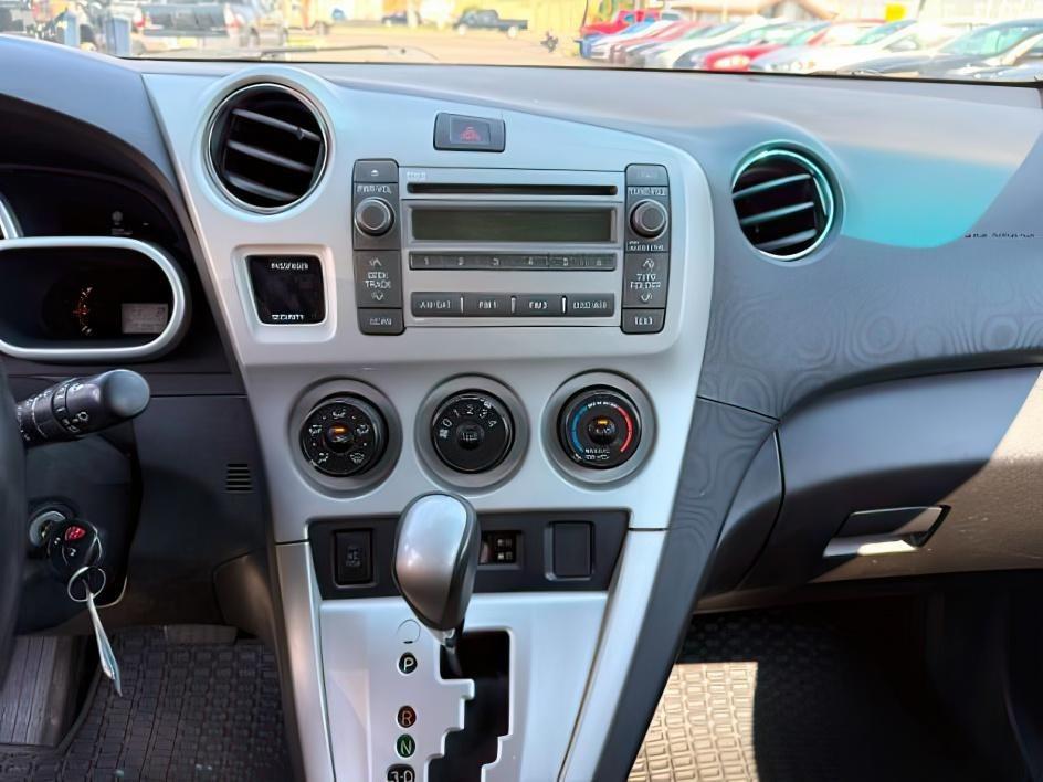 2009 Magnetic Gray Metallic /Dark Charcoal Toyota Matrix S (2T1LE40E49C) with an 2.4L I-4 DOHC engine, AUTOMATIC transmission, located at 1235 N Woodruff Ave., Idaho Falls, 83401, (208) 523-1053, 43.507172, -112.000488 - At Timberline Auto, finding a great deal on your next vehicle is always easy! Our experienced sales staff's goal is to help find you the right vehicle at the right price! Our knowledgeable finance department has options for almost any credit score. We offer extended service contract options to prote - Photo#14
