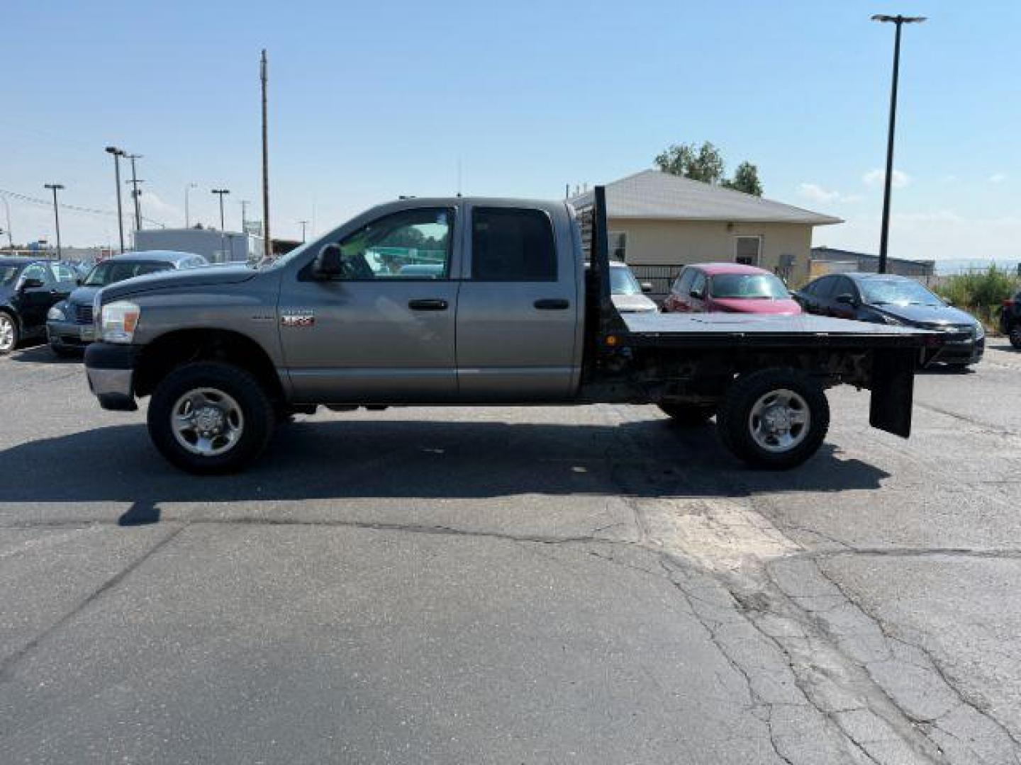 2009 GRAY /Medium Slate Gray Dodge Ram 2500 (3D7KS28T19G) with an HEMI Magnum 57L V-8 variable valve control engine, Automatic transmission, located at 1175 N Woodruff Ave, Idaho Falls, ID, 83401, 43.506901, -111.999657 - At Timberline Auto, finding a great deal on your next vehicle is always easy! Our experienced sales staff's goal is to help find you the right vehicle at the right price! Our knowledgeable finance department has options for almost any credit score. We offer extended service contract options to prote - Photo#21