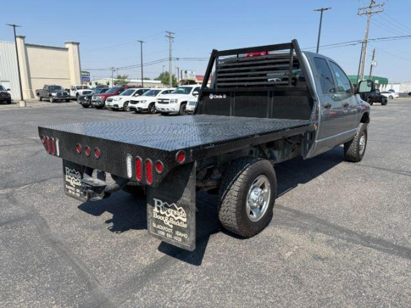 2009 GRAY /Medium Slate Gray Dodge Ram 2500 (3D7KS28T19G) with an HEMI Magnum 57L V-8 variable valve control engine, Automatic transmission, located at 1175 N Woodruff Ave, Idaho Falls, ID, 83401, 43.506901, -111.999657 - At Timberline Auto, finding a great deal on your next vehicle is always easy! Our experienced sales staff's goal is to help find you the right vehicle at the right price! Our knowledgeable finance department has options for almost any credit score. We offer extended service contract options to prote - Photo#24