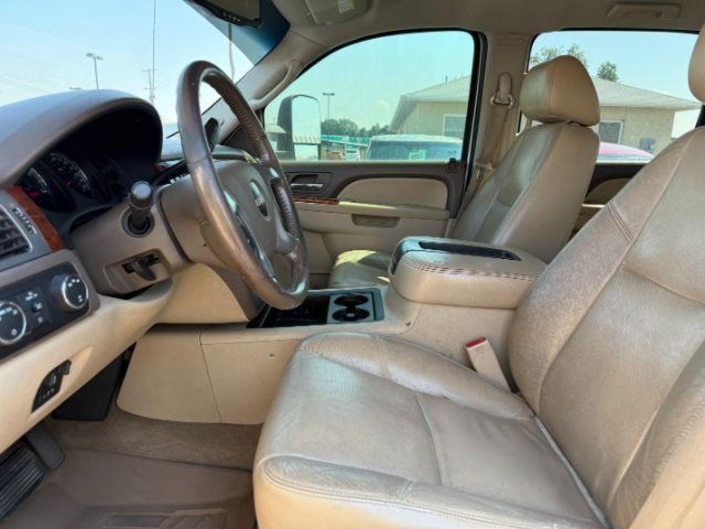 2012 Summit White /Ebony GMC Sierra 2500HD (1GT121E81CF) with an Duramax 66L V-8 diesel direct injection engine, Automatic transmission, located at 1175 N Woodruff Ave, Idaho Falls, ID, 83401, 43.506901, -111.999657 - At Timberline Auto, finding a great deal on your next vehicle is always easy! Our experienced sales staff's goal is to help find you the right vehicle at the right price! Our knowledgeable finance department has options for almost any credit score. We offer extended service contract options to prote - Photo#32