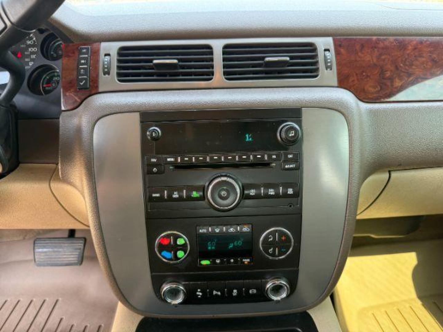 2012 Summit White /Ebony GMC Sierra 2500HD (1GT121E81CF) with an Duramax 66L V-8 diesel direct injection engine, Automatic transmission, located at 1175 N Woodruff Ave, Idaho Falls, ID, 83401, 43.506901, -111.999657 - At Timberline Auto, finding a great deal on your next vehicle is always easy! Our experienced sales staff's goal is to help find you the right vehicle at the right price! Our knowledgeable finance department has options for almost any credit score. We offer extended service contract options to prote - Photo#35