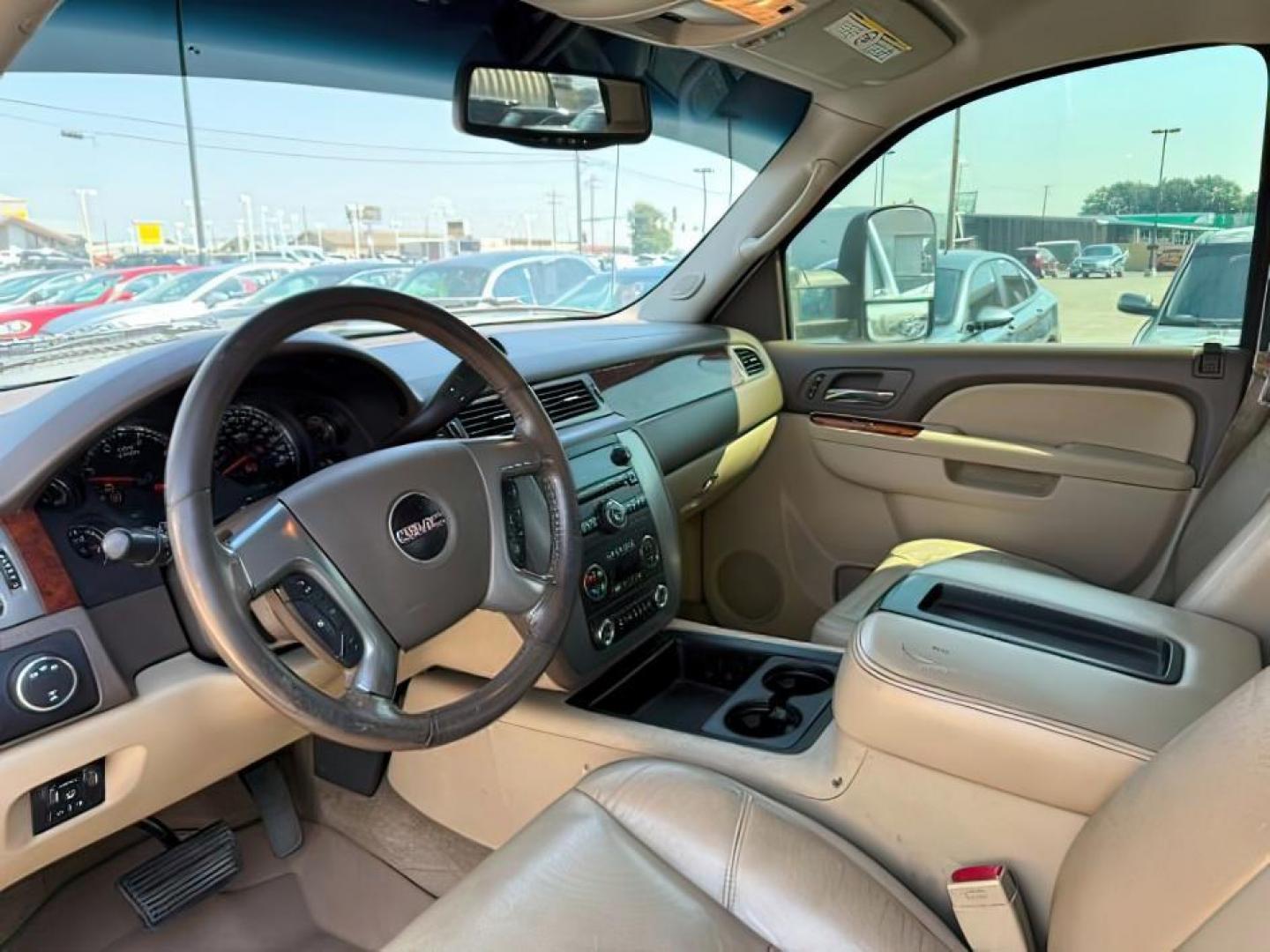2012 Summit White /Ebony GMC Sierra 2500HD (1GT121E81CF) with an Duramax 66L V-8 diesel direct injection engine, Automatic transmission, located at 1175 N Woodruff Ave, Idaho Falls, ID, 83401, 43.506901, -111.999657 - At Timberline Auto, finding a great deal on your next vehicle is always easy! Our experienced sales staff's goal is to help find you the right vehicle at the right price! Our knowledgeable finance department has options for almost any credit score. We offer extended service contract options to prote - Photo#12