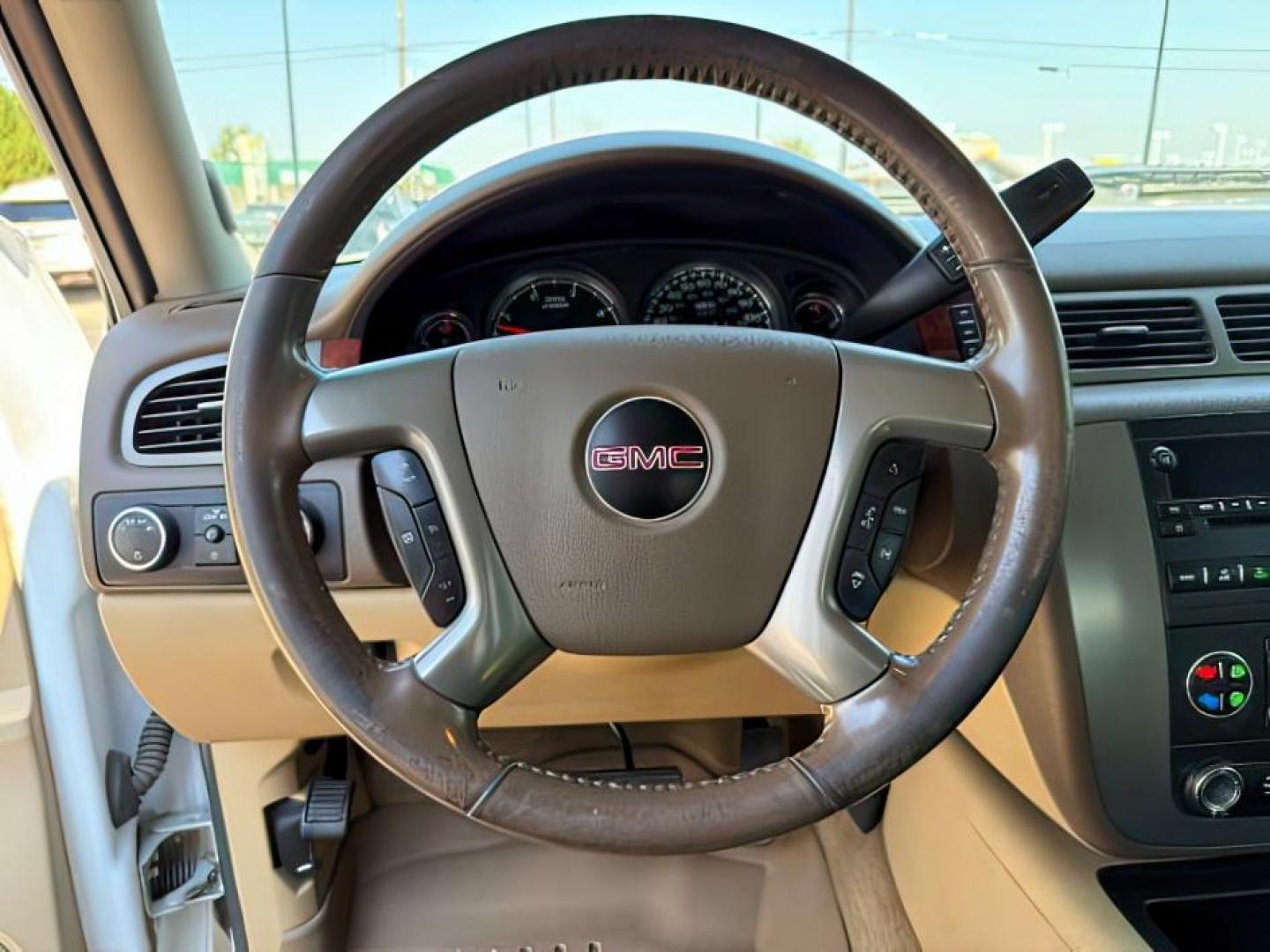 2012 Summit White /Ebony GMC Sierra 2500HD (1GT121E81CF) with an Duramax 66L V-8 diesel direct injection engine, Automatic transmission, located at 1175 N Woodruff Ave, Idaho Falls, ID, 83401, 43.506901, -111.999657 - At Timberline Auto, finding a great deal on your next vehicle is always easy! Our experienced sales staff's goal is to help find you the right vehicle at the right price! Our knowledgeable finance department has options for almost any credit score. We offer extended service contract options to prote - Photo#13