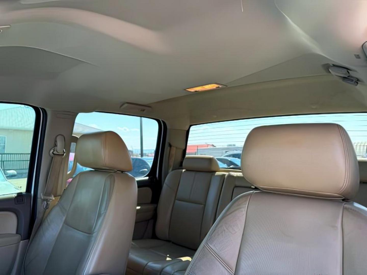 2012 Summit White /Ebony GMC Sierra 2500HD (1GT121E81CF) with an Duramax 66L V-8 diesel direct injection engine, Automatic transmission, located at 1175 N Woodruff Ave, Idaho Falls, ID, 83401, 43.506901, -111.999657 - At Timberline Auto, finding a great deal on your next vehicle is always easy! Our experienced sales staff's goal is to help find you the right vehicle at the right price! Our knowledgeable finance department has options for almost any credit score. We offer extended service contract options to prote - Photo#16