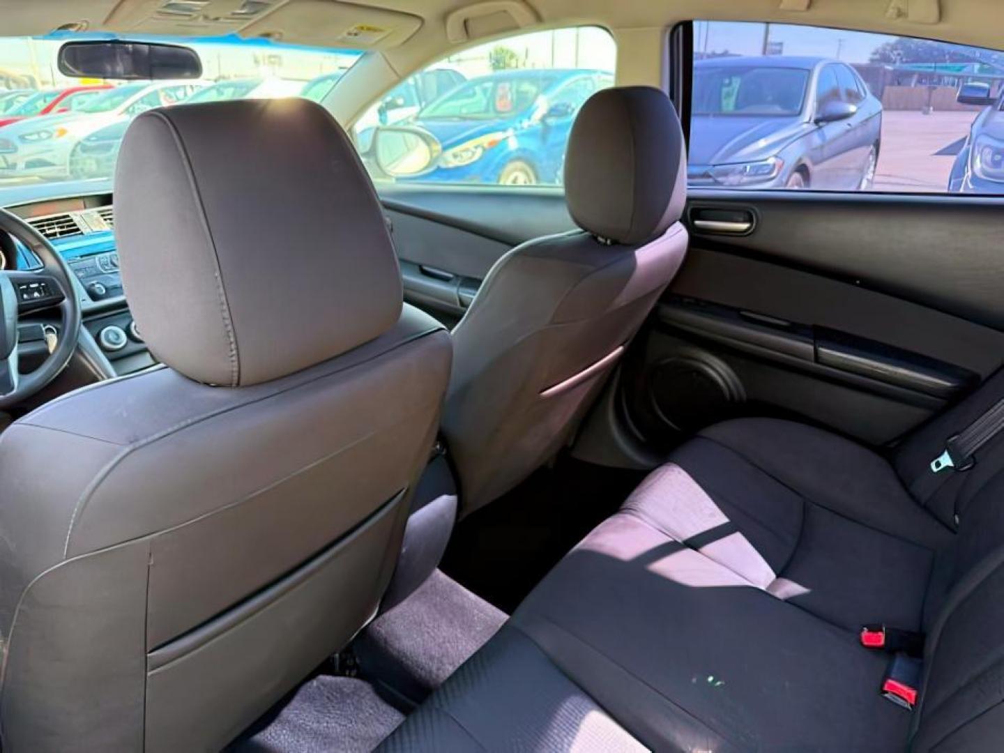 2013 Ingot Silver /Black Mazda Mazda6 (1YVHZ8BH6D5) with an 25L I-4 DOHC engine, Automatic transmission, located at 1175 N Woodruff Ave, Idaho Falls, ID, 83401, 43.506901, -111.999657 - At Timberline Auto, finding a great deal on your next vehicle is always easy! Our experienced sales staff's goal is to help find you the right vehicle at the right price! Our knowledgeable finance department has options for almost any credit score. We offer extended service contract options to prote - Photo#17