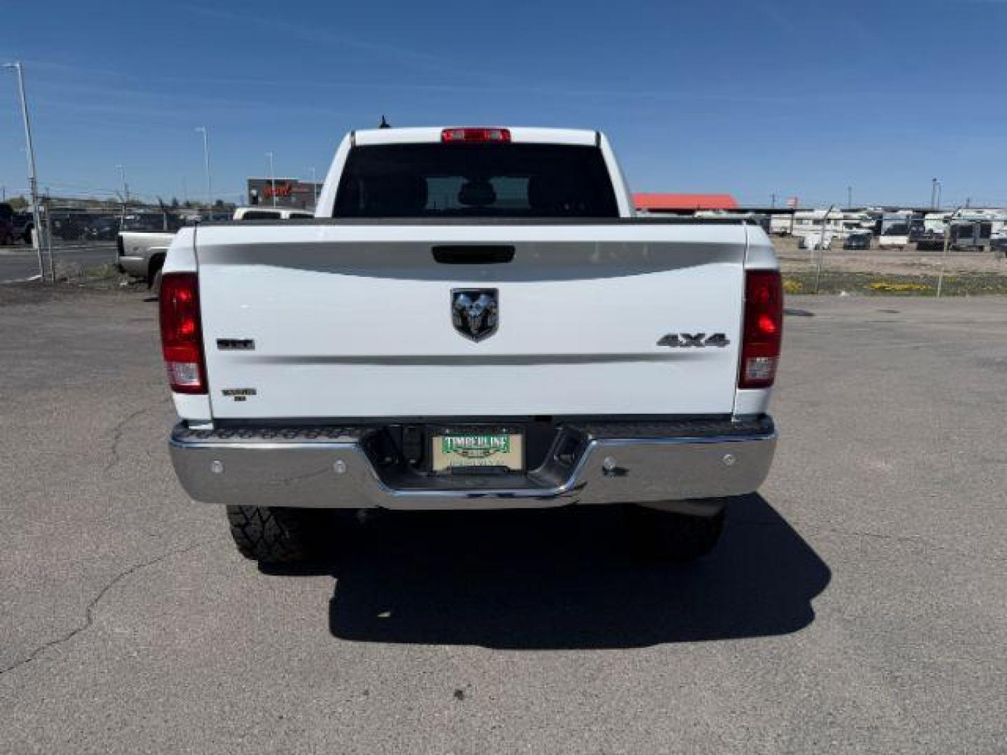 2022 WHITE /CLOTH RAM 1500 SLT (1C6RR7LT7NS) with an 5.7 engine, AUTOMATIC transmission, located at 1235 N Woodruff Ave., Idaho Falls, 83401, (208) 523-1053, 43.507172, -112.000488 - At Timberline Auto, finding a great deal on your next vehicle is always easy! Our experienced sales staff's goal is to help find you the right vehicle at the right price! Our knowledgeable finance department has options for almost any credit score. We offer extended service contract options to prote - Photo#3
