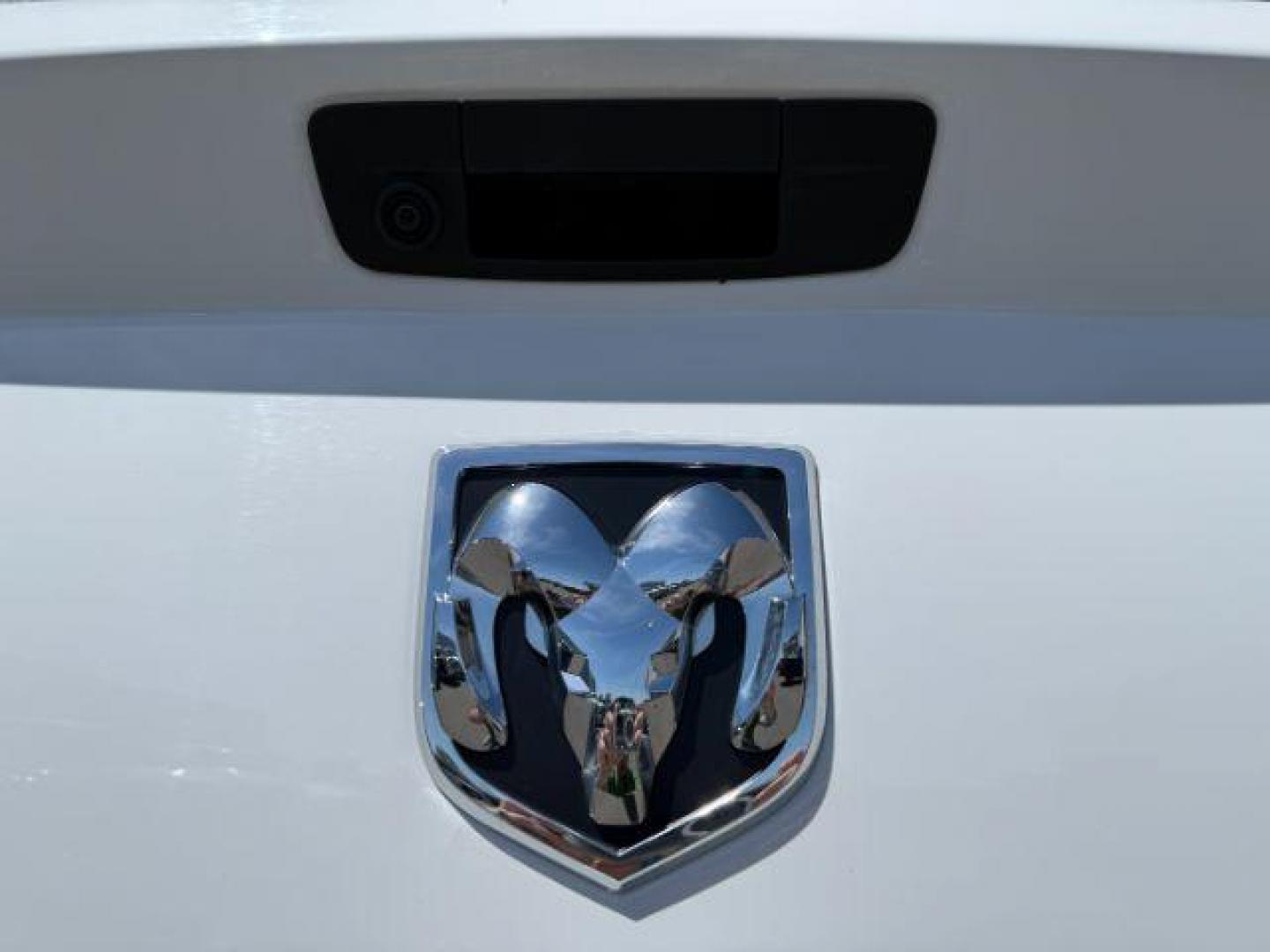 2022 WHITE /CLOTH RAM 1500 SLT (1C6RR7LT7NS) with an 5.7 engine, AUTOMATIC transmission, located at 1235 N Woodruff Ave., Idaho Falls, 83401, (208) 523-1053, 43.507172, -112.000488 - At Timberline Auto, finding a great deal on your next vehicle is always easy! Our experienced sales staff's goal is to help find you the right vehicle at the right price! Our knowledgeable finance department has options for almost any credit score. We offer extended service contract options to prote - Photo#4
