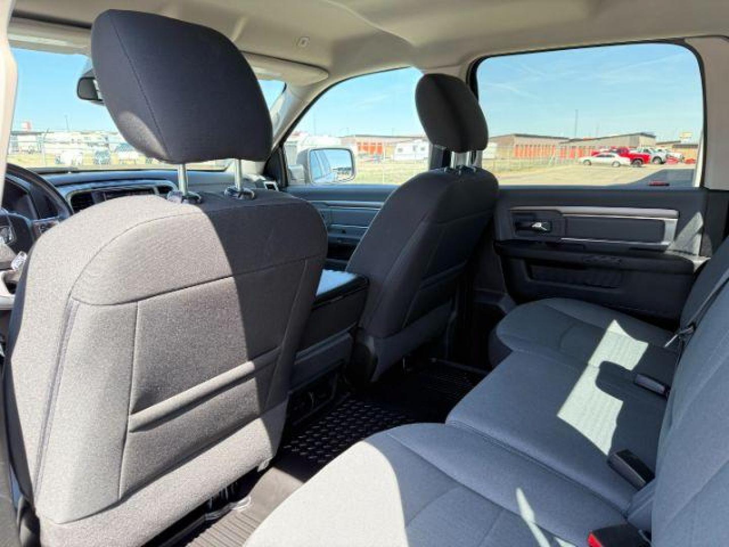 2022 WHITE /CLOTH RAM 1500 SLT (1C6RR7LT7NS) with an 5.7 engine, AUTOMATIC transmission, located at 1235 N Woodruff Ave., Idaho Falls, 83401, (208) 523-1053, 43.507172, -112.000488 - At Timberline Auto, finding a great deal on your next vehicle is always easy! Our experienced sales staff's goal is to help find you the right vehicle at the right price! Our knowledgeable finance department has options for almost any credit score. We offer extended service contract options to prote - Photo#18