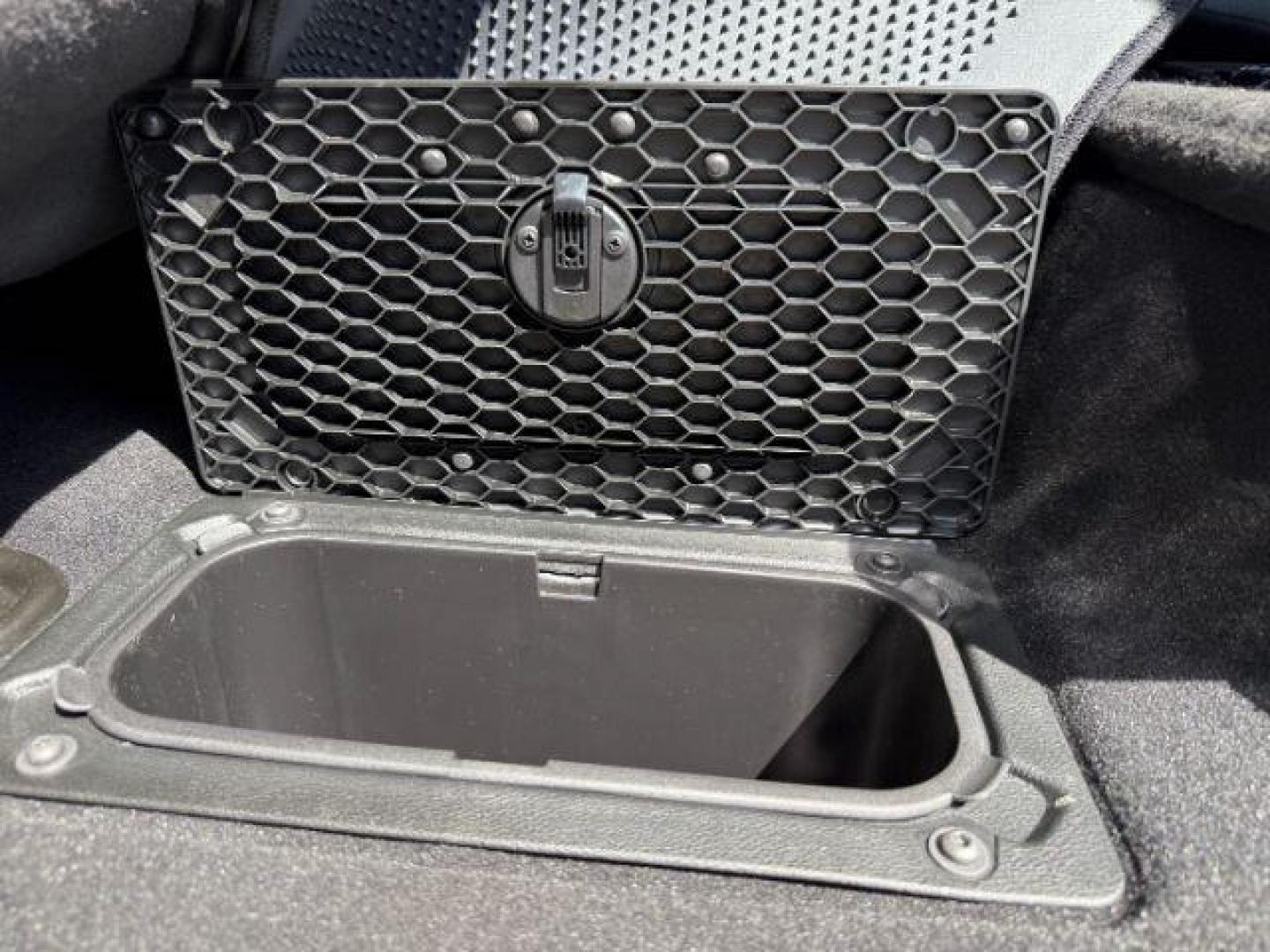 2022 WHITE /CLOTH RAM 1500 SLT (1C6RR7LT7NS) with an 5.7 engine, AUTOMATIC transmission, located at 1235 N Woodruff Ave., Idaho Falls, 83401, (208) 523-1053, 43.507172, -112.000488 - At Timberline Auto, finding a great deal on your next vehicle is always easy! Our experienced sales staff's goal is to help find you the right vehicle at the right price! Our knowledgeable finance department has options for almost any credit score. We offer extended service contract options to prote - Photo#20