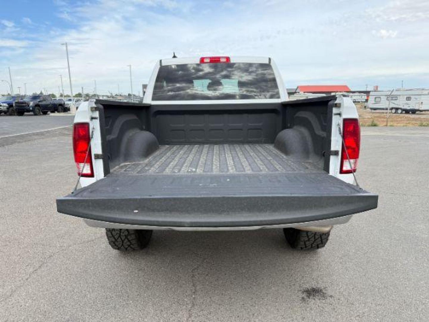 2022 WHITE /CLOTH Ram 1500 (1C6RR7LT7NS) with an 57 engine, Automatic transmission, located at 1175 N Woodruff Ave, Idaho Falls, ID, 83401, 43.506901, -111.999657 - Photo#27