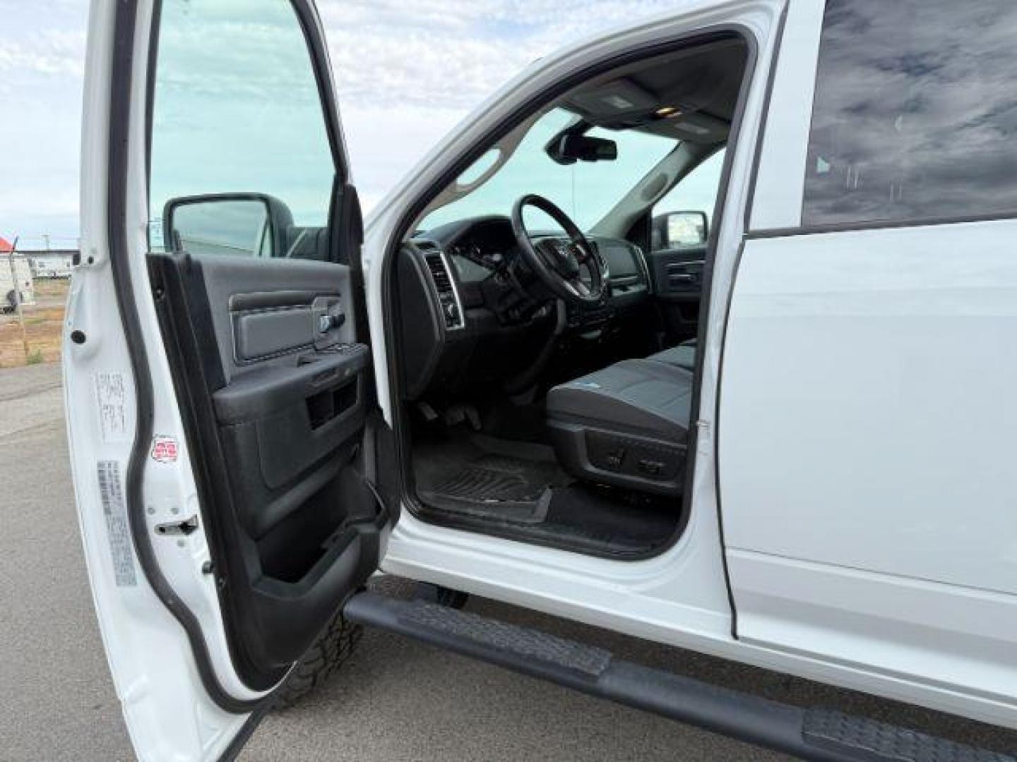 2022 WHITE /CLOTH Ram 1500 (1C6RR7LT7NS) with an 57 engine, Automatic transmission, located at 1175 N Woodruff Ave, Idaho Falls, ID, 83401, 43.506901, -111.999657 - Photo#33
