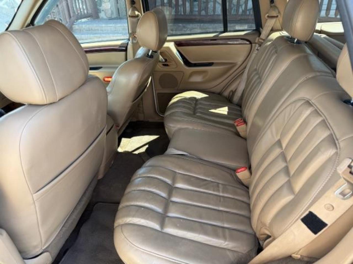 2000 Stone White Clearcoat /Camel Leather Jeep Grand Cherokee (1J4GW58N5YC) with an 47L V8 SOHC 16V engine, Automatic transmission, located at 1175 N Woodruff Ave, Idaho Falls, ID, 83401, 43.506901, -111.999657 - At Timberline Auto, finding a great deal on your next vehicle is always easy! Our experienced sales staff's goal is to help find you the right vehicle at the right price! Our knowledgeable finance department has options for almost any credit score. We offer extended service contract options to prote - Photo#25