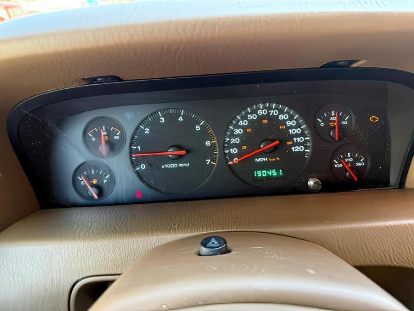 2000 Stone White Clearcoat /Camel Leather Jeep Grand Cherokee (1J4GW58N5YC) with an 47L V8 SOHC 16V engine, Automatic transmission, located at 1175 N Woodruff Ave, Idaho Falls, ID, 83401, 43.506901, -111.999657 - At Timberline Auto, finding a great deal on your next vehicle is always easy! Our experienced sales staff's goal is to help find you the right vehicle at the right price! Our knowledgeable finance department has options for almost any credit score. We offer extended service contract options to prote - Photo#14