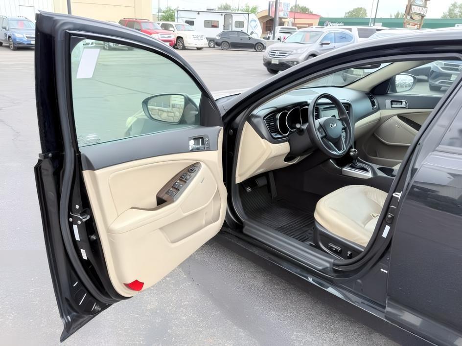 2013 BLACK /Gray KIA Optima (5XXGN4A73DG) with an 24L I-4 gasoline direct injection engine, Automatic transmission, located at 1175 N Woodruff Ave, Idaho Falls, ID, 83401, 43.506901, -111.999657 - At Timberline Auto, finding a great deal on your next vehicle is always easy! Our experienced sales staff goal is to help find you the right vehicle at the right price! Our knowledgeable finance department has options for almost any credit score. We offer extended service contract options to prot- Photo#9