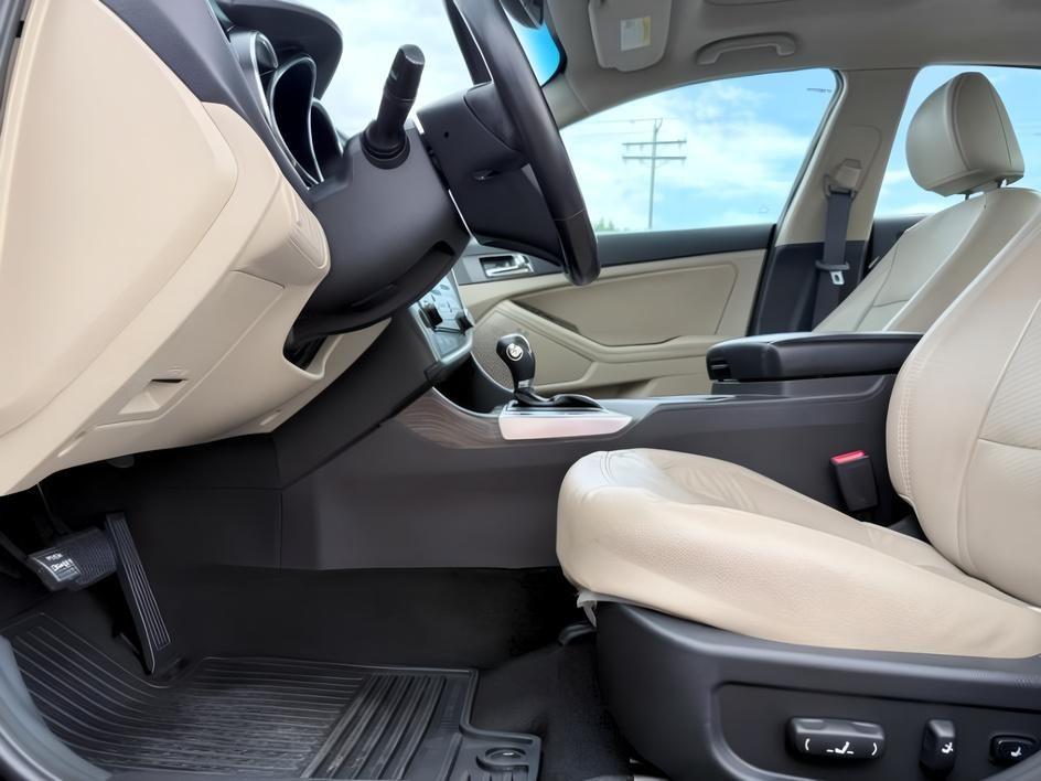 2013 BLACK /Gray KIA Optima (5XXGN4A73DG) with an 24L I-4 gasoline direct injection engine, Automatic transmission, located at 1175 N Woodruff Ave, Idaho Falls, ID, 83401, 43.506901, -111.999657 - At Timberline Auto, finding a great deal on your next vehicle is always easy! Our experienced sales staff goal is to help find you the right vehicle at the right price! Our knowledgeable finance department has options for almost any credit score. We offer extended service contract options to prot- Photo#10