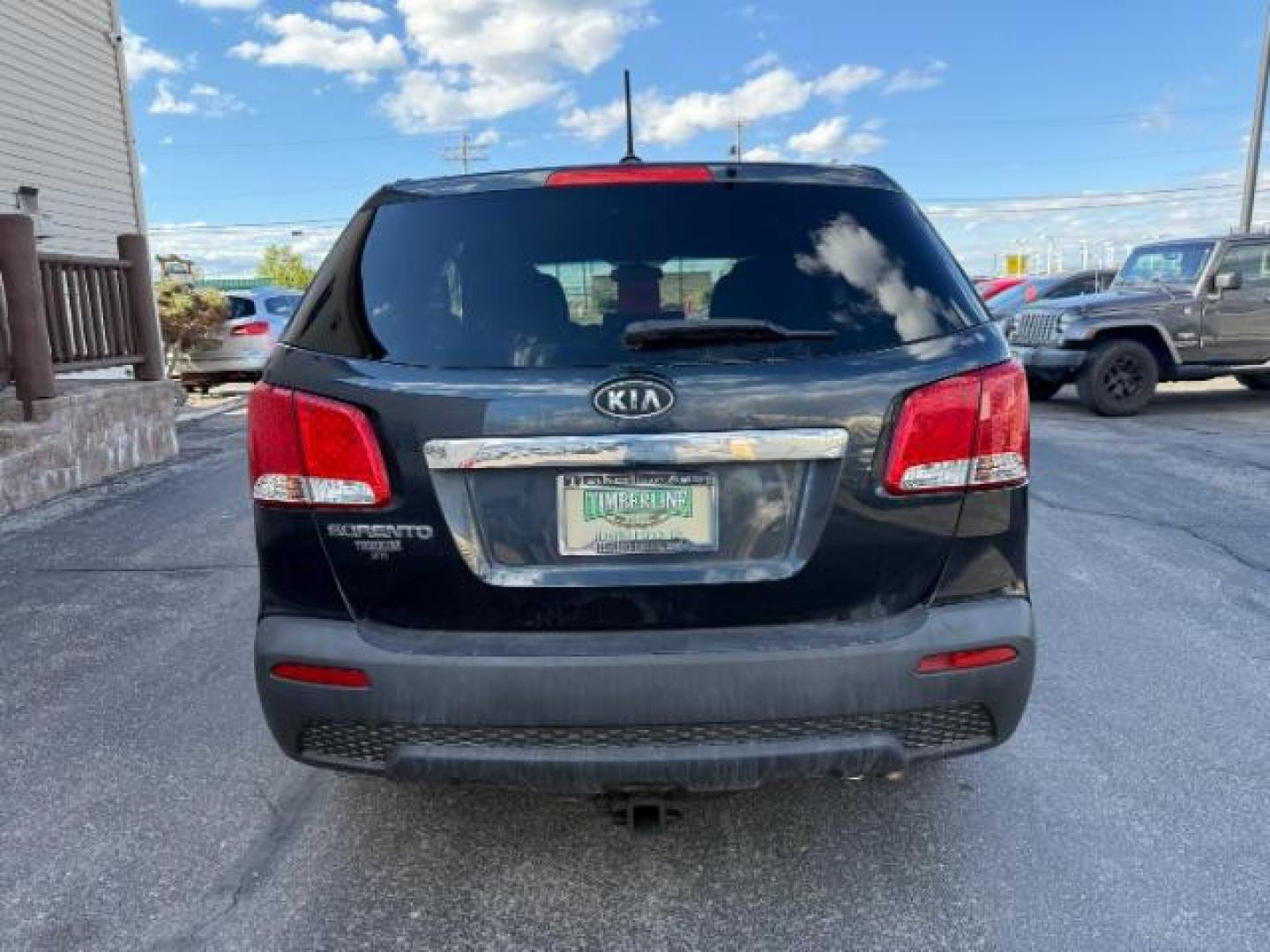 2013 BLACK /BLACK Kia Sorento SE (5XYKTCA69DG) with an 2.4 engine, AUTOMATIC transmission, located at 1235 N Woodruff Ave., Idaho Falls, 83401, (208) 523-1053, 43.507172, -112.000488 - At Timberline Auto, finding a great deal on your next vehicle is always easy! Our experienced sales staff's goal is to help find you the right vehicle at the right price! Our knowledgeable finance department has options for almost any credit score. We offer extended service contract options to prote - Photo#3