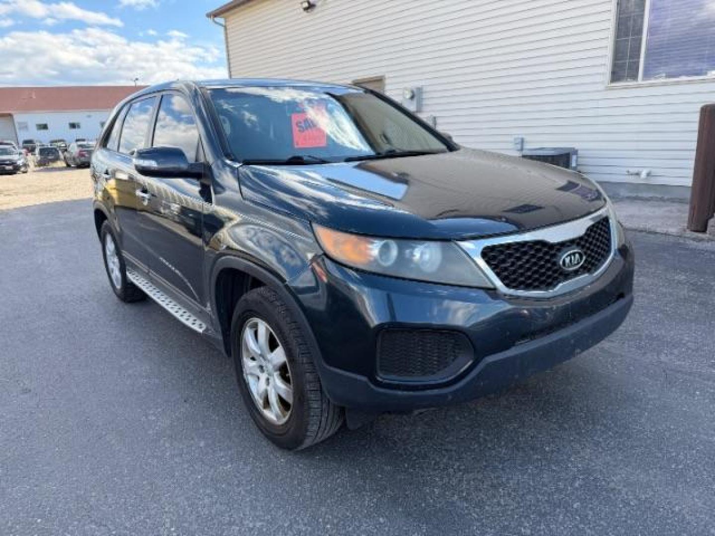 2013 BLACK /BLACK Kia Sorento SE (5XYKTCA69DG) with an 2.4 engine, AUTOMATIC transmission, located at 1235 N Woodruff Ave., Idaho Falls, 83401, (208) 523-1053, 43.507172, -112.000488 - At Timberline Auto, finding a great deal on your next vehicle is always easy! Our experienced sales staff's goal is to help find you the right vehicle at the right price! Our knowledgeable finance department has options for almost any credit score. We offer extended service contract options to prote - Photo#5