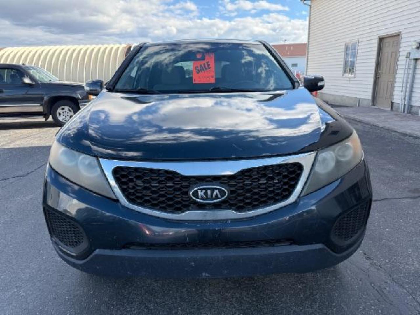 2013 BLACK /BLACK Kia Sorento SE (5XYKTCA69DG) with an 2.4 engine, AUTOMATIC transmission, located at 1235 N Woodruff Ave., Idaho Falls, 83401, (208) 523-1053, 43.507172, -112.000488 - At Timberline Auto, finding a great deal on your next vehicle is always easy! Our experienced sales staff's goal is to help find you the right vehicle at the right price! Our knowledgeable finance department has options for almost any credit score. We offer extended service contract options to prote - Photo#6