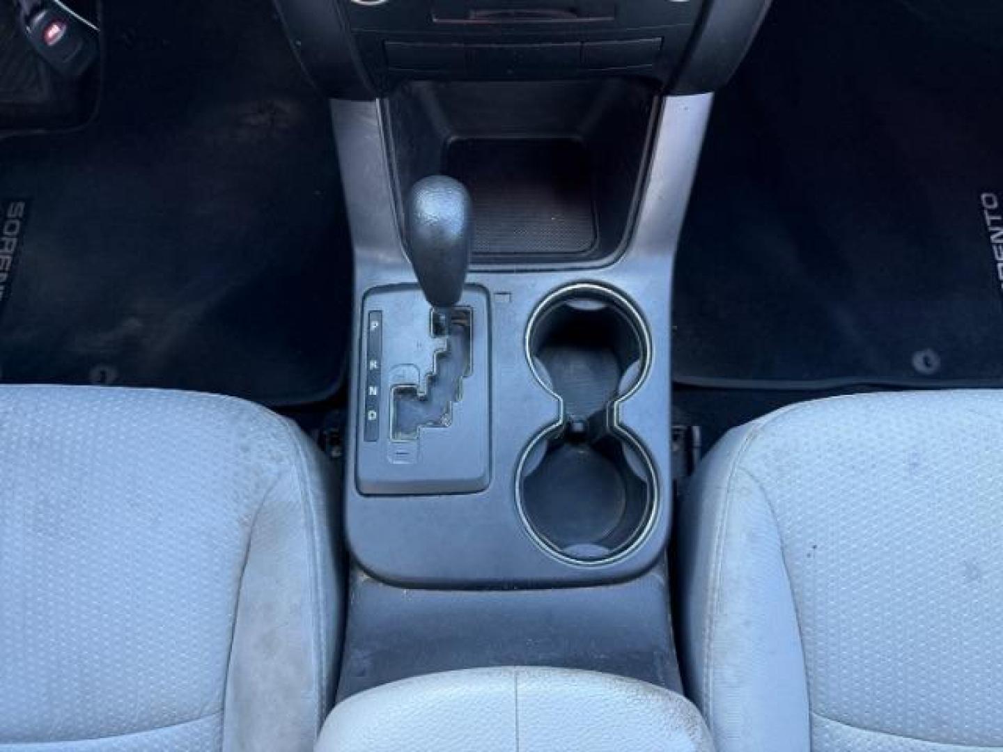 2013 BLACK /BLACK Kia Sorento SE (5XYKTCA69DG) with an 2.4 engine, AUTOMATIC transmission, located at 1235 N Woodruff Ave., Idaho Falls, 83401, (208) 523-1053, 43.507172, -112.000488 - At Timberline Auto, finding a great deal on your next vehicle is always easy! Our experienced sales staff's goal is to help find you the right vehicle at the right price! Our knowledgeable finance department has options for almost any credit score. We offer extended service contract options to prote - Photo#12