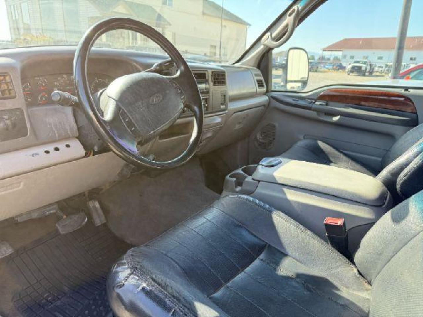 2000 GRAY /LEATHER Ford F-350 LARIAT (3FTSW31F7YM) with an 7.3L POWER STROKE engine, AUTOMATIC transmission, located at 1235 N Woodruff Ave., Idaho Falls, 83401, (208) 523-1053, 43.507172, -112.000488 - Photo#5