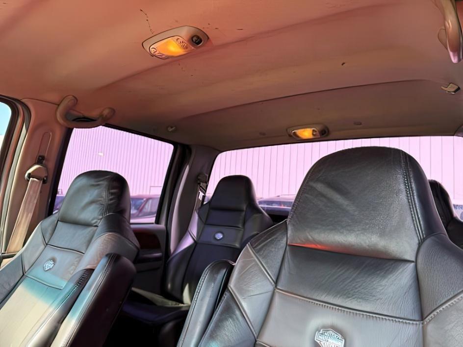2000 GRAY /LEATHER Ford F-350 (3FTSW31F7YM) with an 73L POWER STROKE engine, Automatic transmission, located at 1175 N Woodruff Ave, Idaho Falls, ID, 83401, 43.506901, -111.999657 - This 2000 Ford F-350 Super Duty is a heavy-duty pickup built for demanding workloads and year-round capability. Powered by a 7.3L Power Stroke diesel, it delivers the strong low-end torque and towing performance these trucks are known for. Built on the Super Duty platform, it is designed to handle t- Photo#8