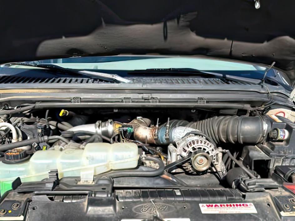 2000 GRAY /LEATHER Ford F-350 (3FTSW31F7YM) with an 73L POWER STROKE engine, Automatic transmission, located at 1175 N Woodruff Ave, Idaho Falls, ID, 83401, 43.506901, -111.999657 - This 2000 Ford F-350 Super Duty is a heavy-duty pickup built for demanding workloads and year-round capability. Powered by a 7.3L Power Stroke diesel, it delivers the strong low-end torque and towing performance these trucks are known for. Built on the Super Duty platform, it is designed to handle t- Photo#11