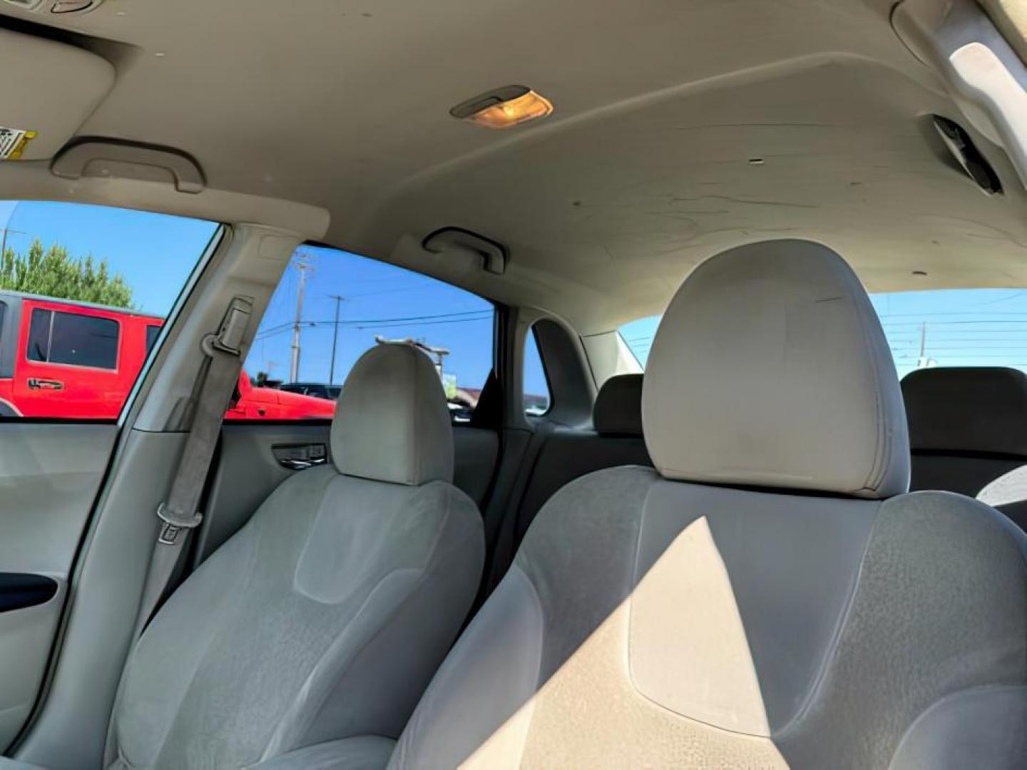 2008 Satin White Pearl /Off Black Subaru Impreza 2.5i (JF1GE61638H) with an 2.5L H-4 variable valve control engine, AUTOMATIC transmission, located at 1235 N Woodruff Ave., Idaho Falls, 83401, (208) 523-1053, 43.507172, -112.000488 - At Timberline Auto, finding a great deal on your next vehicle is always easy! Our experienced sales staff's goal is to help find you the right vehicle at the right price! Our knowledgeable finance department has options for almost any credit score. We offer extended service contract options to prote - Photo#12