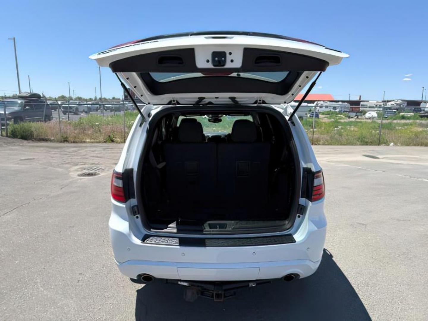 2019 Vice White /Black Dodge Durango (1C4RDJDG9KC) with an Pentastar 36L V-6 DOHC engine, Automatic transmission, located at 1175 N Woodruff Ave, Idaho Falls, ID, 83401, 43.506901, -111.999657 - At Timberline Auto, finding a great deal on your next vehicle is always easy! Our experienced sales staff's goal is to help find you the right vehicle at the right price! Our knowledgeable finance department has options for almost any credit score. We offer extended service contract options to prote - Photo#4