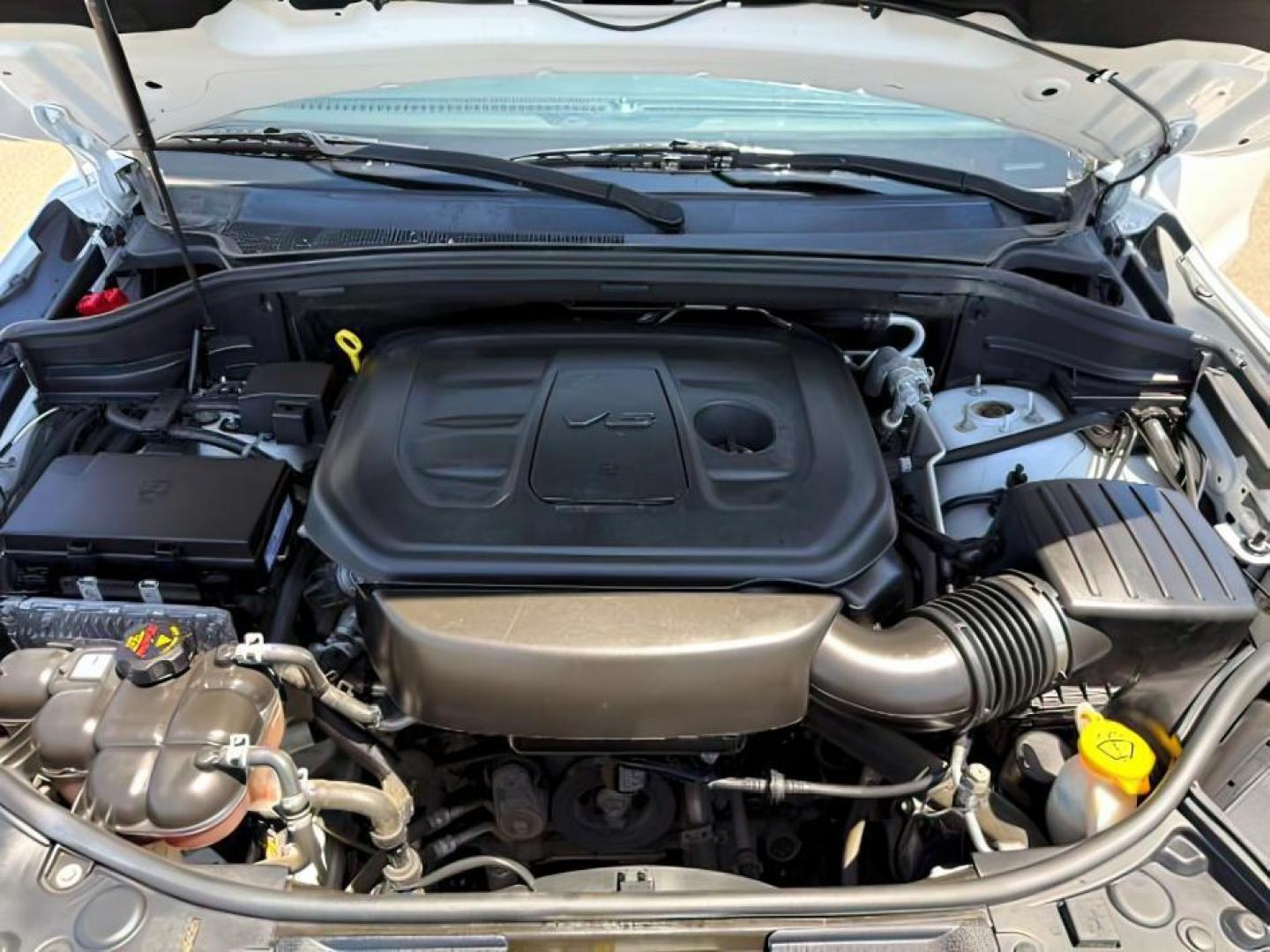 2019 Vice White /Black Dodge Durango (1C4RDJDG9KC) with an Pentastar 36L V-6 DOHC engine, Automatic transmission, located at 1175 N Woodruff Ave, Idaho Falls, ID, 83401, 43.506901, -111.999657 - At Timberline Auto, finding a great deal on your next vehicle is always easy! Our experienced sales staff's goal is to help find you the right vehicle at the right price! Our knowledgeable finance department has options for almost any credit score. We offer extended service contract options to prote - Photo#19