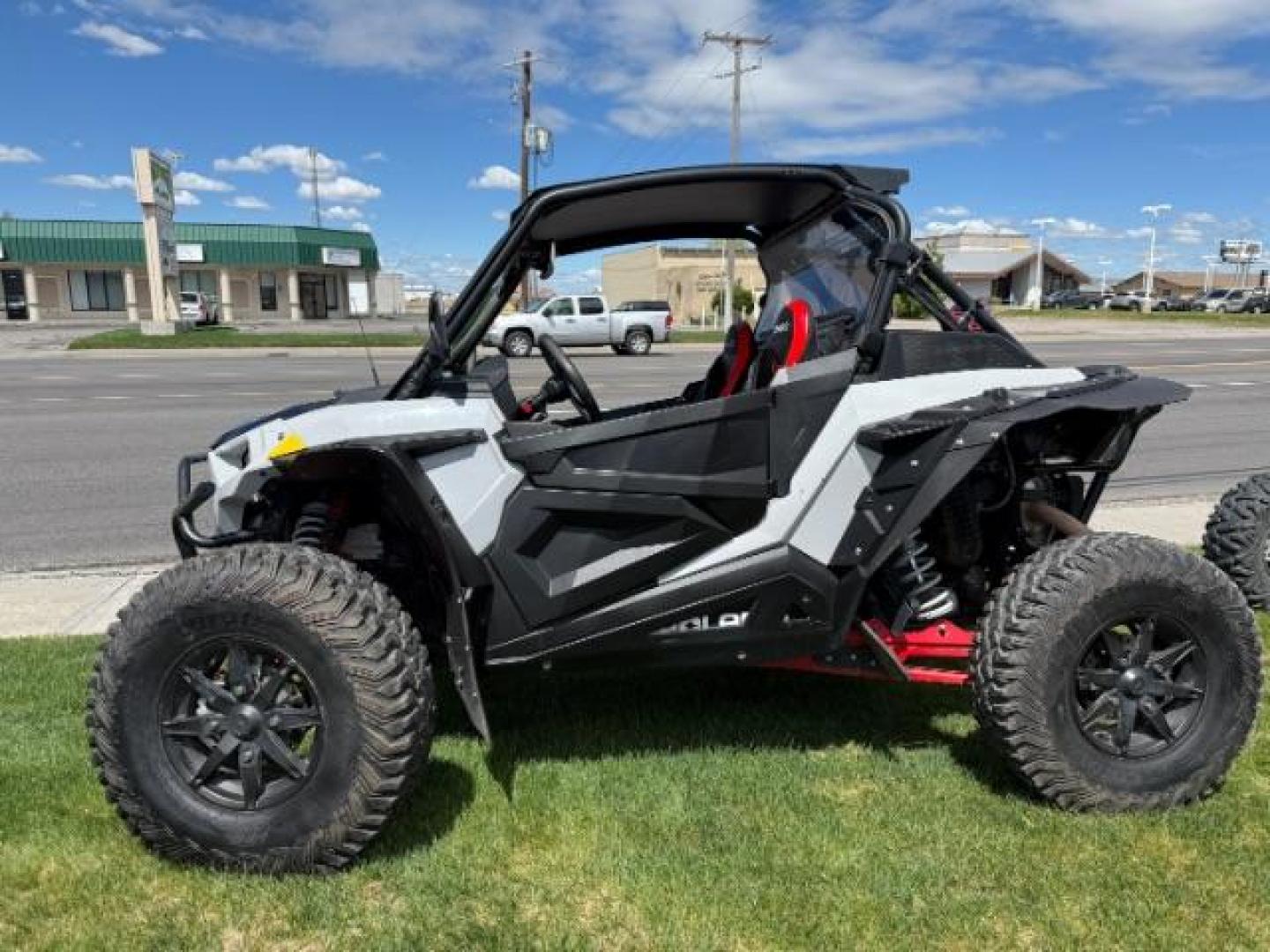 2020 GRAY POLARIS RZR XP TURBO S (3NSPAG927LG) with an 1000CC engine, AUTOMATIC transmission, located at 1235 N Woodruff Ave., Idaho Falls, 83401, (208) 523-1053, 43.507172, -112.000488 - At Timberline Auto, finding a great deal on your next vehicle is always easy! Our experienced sales staff's goal is to help find you the right vehicle at the right price! Our knowledgeable finance department has options for almost any credit score. We offer extended service contract options to prote - Photo#1