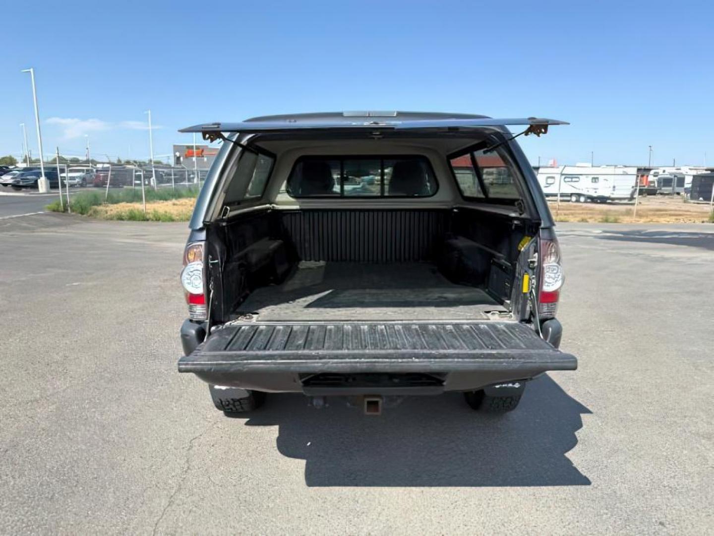 2013 Magnetic Gray Metallic /CLOTH Toyota Tacoma (5TFUU4EN9DX) with an 4L V-6 DOHC engine, Manual transmission, located at 1175 N Woodruff Ave, Idaho Falls, ID, 83401, 43.506901, -111.999657 - At Timberline Auto, finding a great deal on your next vehicle is always easy! Our experienced sales staff's goal is to help find you the right vehicle at the right price! Our knowledgeable finance department has options for almost any credit score. We offer extended service contract options to prote - Photo#3