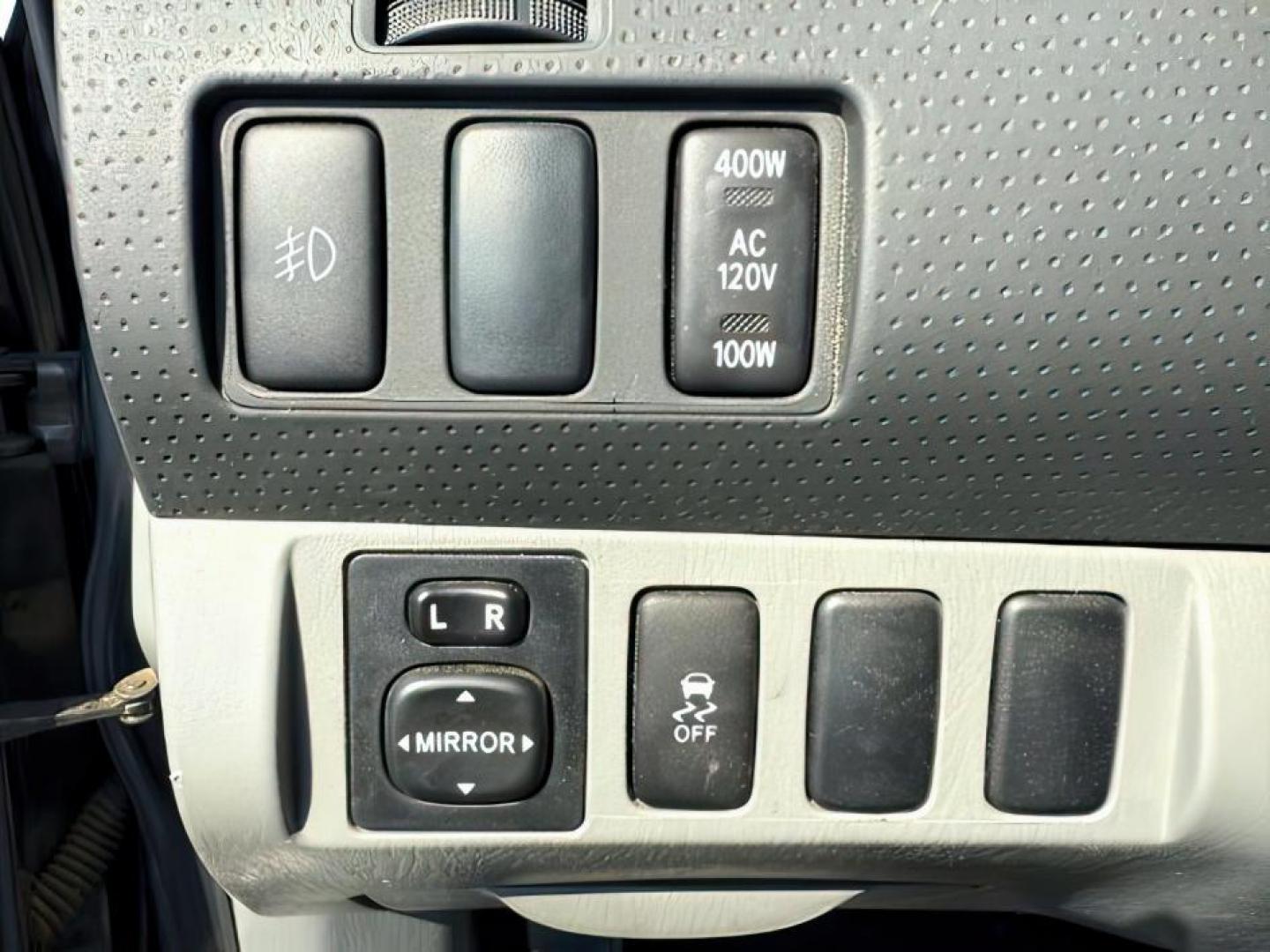 2012 Magnetic Gray Metallic /Graphite Toyota Tacoma (3TMJU4GN1CM) with an 4L V-6 DOHC engine, Automatic transmission, located at 1175 N Woodruff Ave, Idaho Falls, ID, 83401, 43.506901, -111.999657 - At Timberline Auto, finding a great deal on your next vehicle is always easy! Our experienced sales staff's goal is to help find you the right vehicle at the right price! Our knowledgeable finance department has options for almost any credit score. We offer extended service contract options to prote - Photo#16
