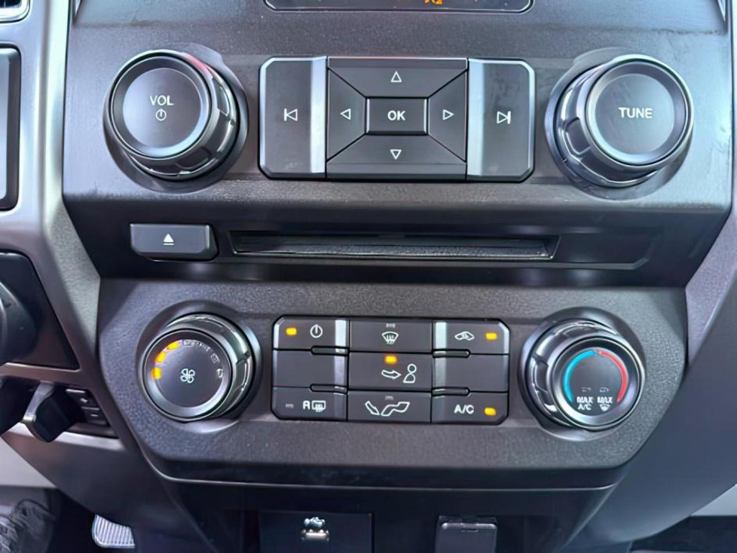 2016 Oxford White /GREY CLOTH Ford F-150 (1FTEW1EG9GK) with an 35 engine, Automatic transmission, located at 1175 N Woodruff Ave, Idaho Falls, ID, 83401, 43.506901, -111.999657 - At Timberline Auto, finding a great deal on your next vehicle is always easy! Our experienced sales staff's goal is to help find you the right vehicle at the right price! Our knowledgeable finance department has options for almost any credit score. We offer extended service contract options to prote - Photo#17