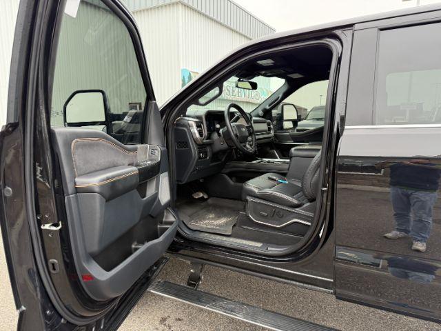 2024 Agate Black Metallic /Black Onyx Ford F-350 PLATINUM/TREMOR (1FT8W3BMXRE) with an Powerstroke 6.7L V-8 diesel direct injection engine, AUTOMATIC transmission, located at 1235 N Woodruff Ave., Idaho Falls, 83401, (208) 523-1053, 43.507172, -112.000488 - At Timberline Auto, finding a great deal on your next vehicle is always easy! Our experienced sales staff's goal is to help find you the right vehicle at the right price! Our knowledgeable finance department has options for almost any credit score. We offer extended service contract options to prote- Photo#39
