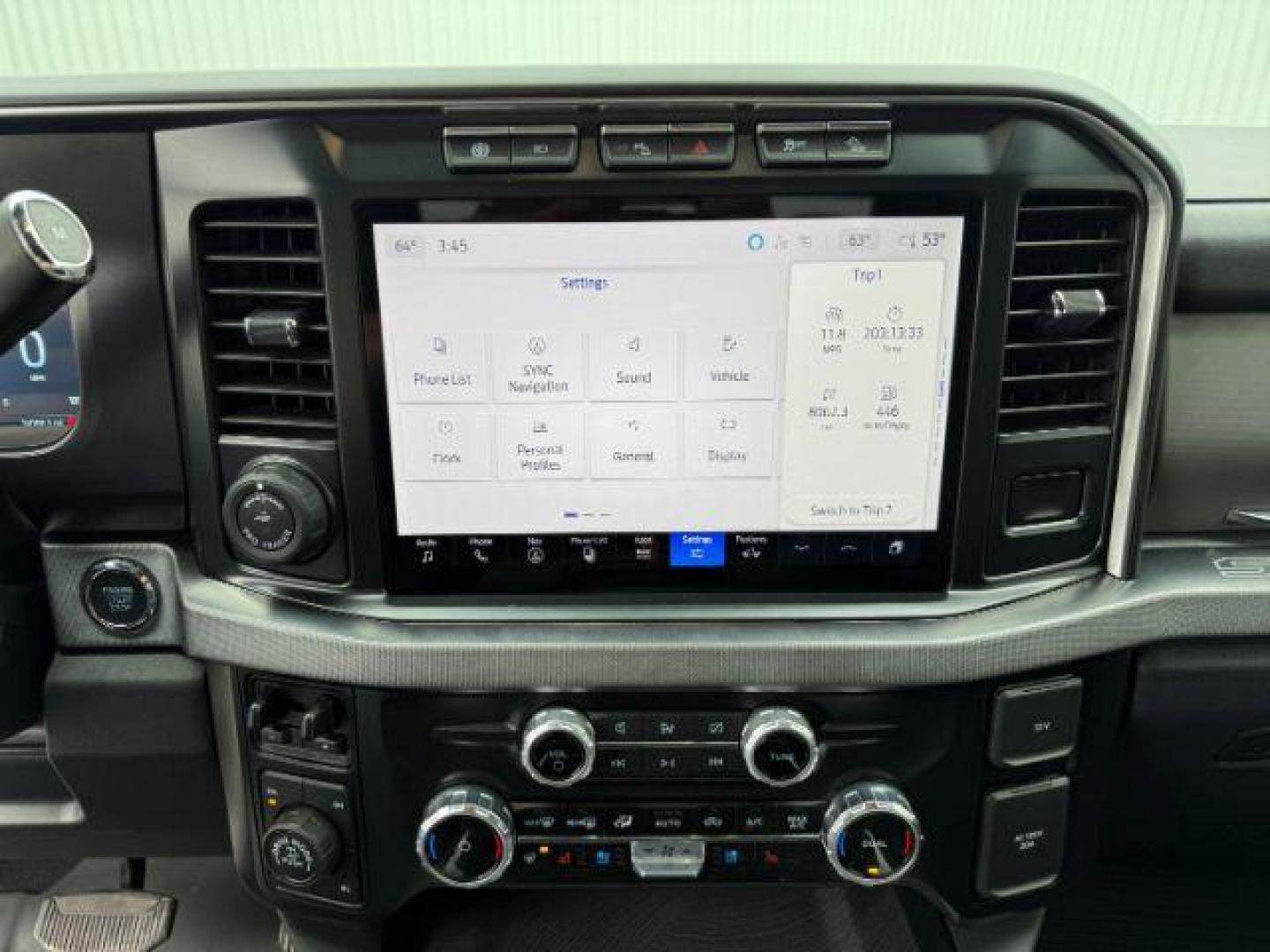 2024 Agate Black Metallic /Black Onyx Ford F-350 (1FT8W3BMXRE) with an Powerstroke 67L V-8 diesel direct injection engine, Automatic transmission, located at 1175 N Woodruff Ave, Idaho Falls, ID, 83401, 43.506901, -111.999657 - At Timberline Auto, finding a great deal on your next vehicle is always easy! Our experienced sales staff's goal is to help find you the right vehicle at the right price! Our knowledgeable finance department has options for almost any credit score. We offer extended service contract options to prote - Photo#43