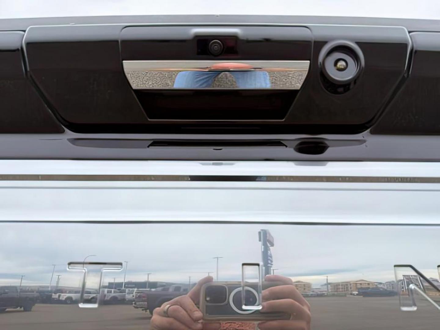 2024 Agate Black Metallic /Black Onyx Ford F-350 (1FT8W3BMXRE) with an Powerstroke 67L V-8 diesel direct injection engine, Automatic transmission, located at 1175 N Woodruff Ave, Idaho Falls, ID, 83401, 43.506901, -111.999657 - At Timberline Auto, finding a great deal on your next vehicle is always easy! Our experienced sales staff's goal is to help find you the right vehicle at the right price! Our knowledgeable finance department has options for almost any credit score. We offer extended service contract options to prote - Photo#4