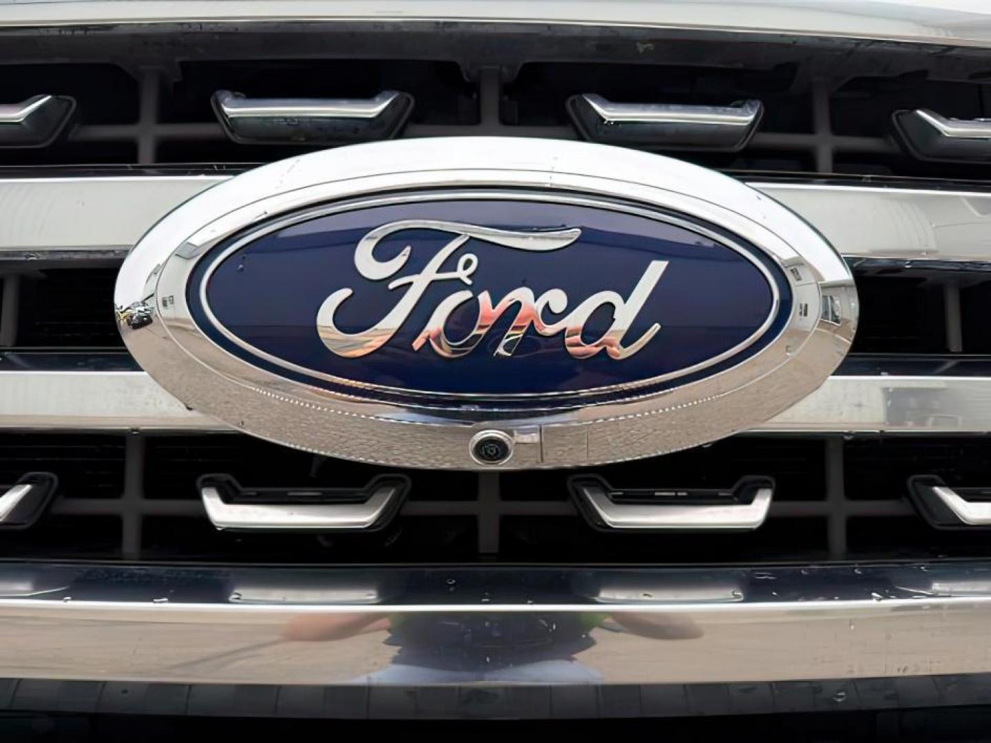 2024 Agate Black Metallic /Black Onyx Ford F-350 (1FT8W3BMXRE) with an Powerstroke 67L V-8 diesel direct injection engine, Automatic transmission, located at 1175 N Woodruff Ave, Idaho Falls, ID, 83401, 43.506901, -111.999657 - At Timberline Auto, finding a great deal on your next vehicle is always easy! Our experienced sales staff's goal is to help find you the right vehicle at the right price! Our knowledgeable finance department has options for almost any credit score. We offer extended service contract options to prote - Photo#10