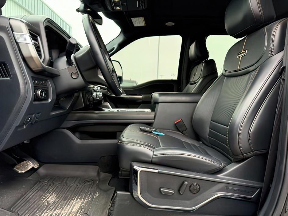 2024 Agate Black Metallic /Black Onyx Ford F-350 PLATINUM/TREMOR (1FT8W3BMXRE) with an Powerstroke 6.7L V-8 diesel direct injection engine, AUTOMATIC transmission, located at 1235 N Woodruff Ave., Idaho Falls, 83401, (208) 523-1053, 43.507172, -112.000488 - At Timberline Auto, finding a great deal on your next vehicle is always easy! Our experienced sales staff's goal is to help find you the right vehicle at the right price! Our knowledgeable finance department has options for almost any credit score. We offer extended service contract options to prote- Photo#13