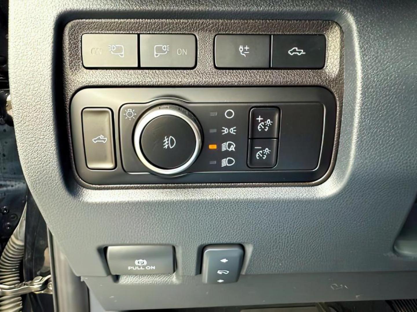 2024 Agate Black Metallic /Black Onyx Ford F-350 (1FT8W3BMXRE) with an Powerstroke 67L V-8 diesel direct injection engine, Automatic transmission, located at 1175 N Woodruff Ave, Idaho Falls, ID, 83401, 43.506901, -111.999657 - At Timberline Auto, finding a great deal on your next vehicle is always easy! Our experienced sales staff's goal is to help find you the right vehicle at the right price! Our knowledgeable finance department has options for almost any credit score. We offer extended service contract options to prote - Photo#21