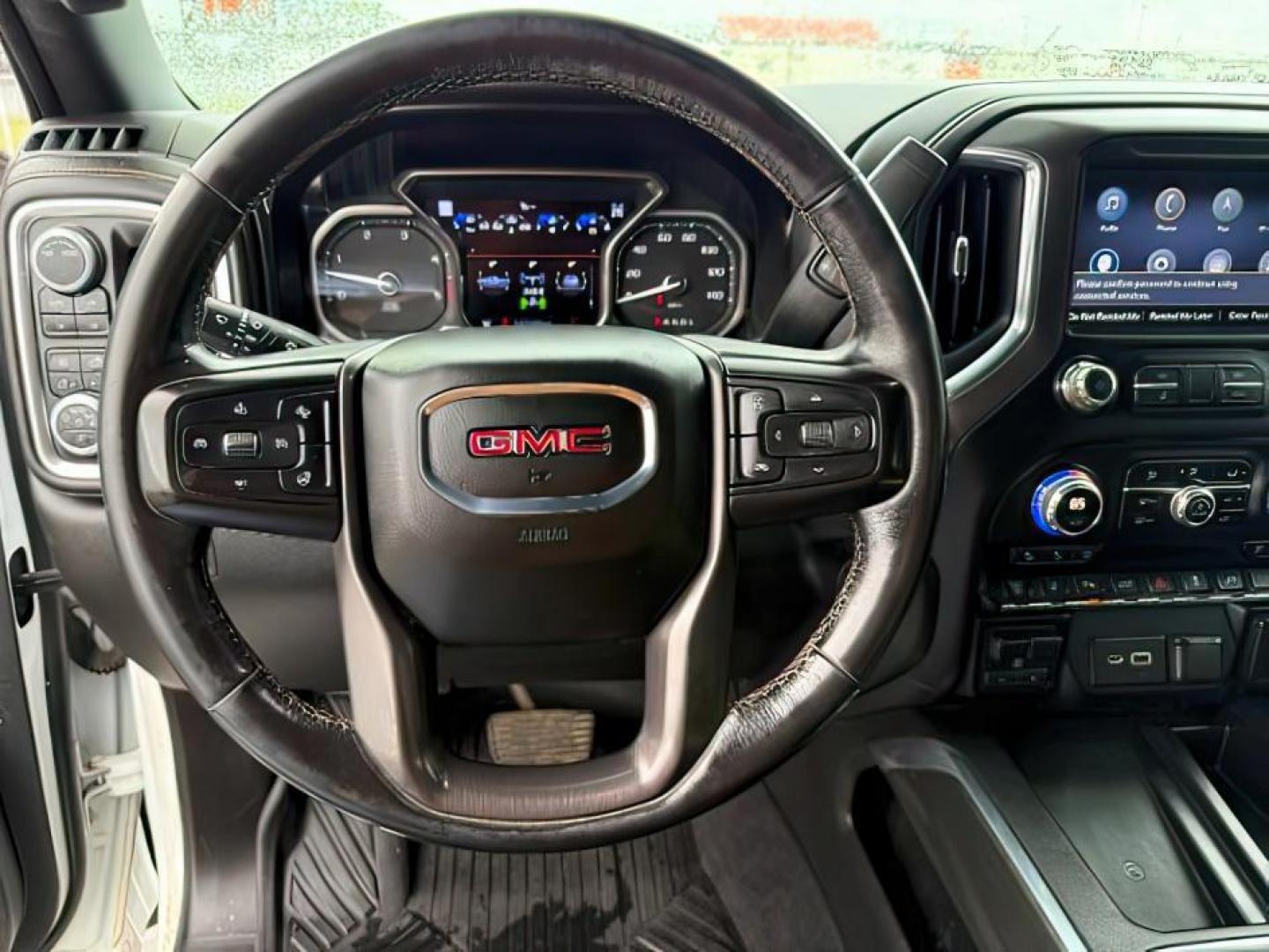 2020 Summit White /Jet Black w/Kalahari Accents GMC Sierra 2500HD 4WD Crew Cab Standard Bed AT4 (1GT49PEY8LF) with an Duramax 6.6L V-8 diesel direct injection engine, AUTOMATIC transmission, located at 1235 N Woodruff Ave., Idaho Falls, 83401, (208) 523-1053, 43.507172, -112.000488 - At Timberline Auto, finding a great deal on your next vehicle is always easy! Our experienced sales staff's goal is to help find you the right vehicle at the right price! Our knowledgeable finance department has options for almost any credit score. We offer extended service contract options to prote - Photo#13
