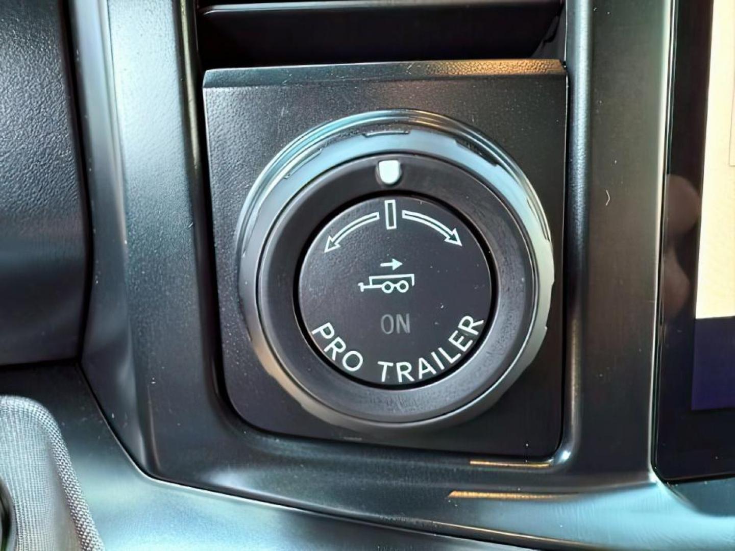 2024 Agate Black Metallic /Black Onyx Ford F-350 Platinum (1FT8W3BT7RE) with an Powerstroke 6.7L V-8 diesel direct injection engine, AUTOMATIC transmission, located at 1235 N Woodruff Ave., Idaho Falls, 83401, (208) 523-1053, 43.507172, -112.000488 - At Timberline Auto, finding a great deal on your next vehicle is always easy! Our experienced sales staff's goal is to help find you the right vehicle at the right price! Our knowledgeable finance department has options for almost any credit score. We offer extended service contract options to prote - Photo#19