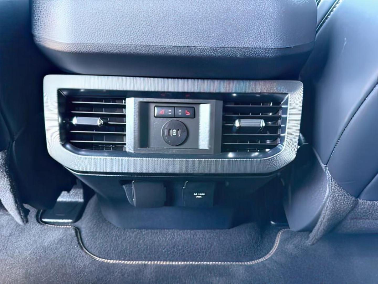 2024 Agate Black Metallic /Black Onyx Ford F-350 Platinum (1FT8W3BT7RE) with an Powerstroke 6.7L V-8 diesel direct injection engine, AUTOMATIC transmission, located at 1235 N Woodruff Ave., Idaho Falls, 83401, (208) 523-1053, 43.507172, -112.000488 - At Timberline Auto, finding a great deal on your next vehicle is always easy! Our experienced sales staff's goal is to help find you the right vehicle at the right price! Our knowledgeable finance department has options for almost any credit score. We offer extended service contract options to prote - Photo#24