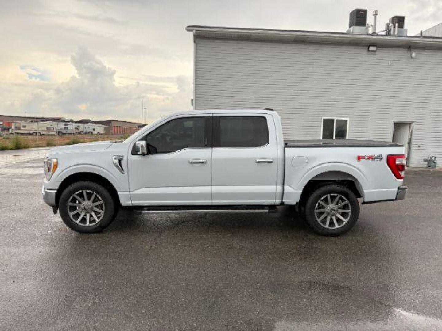2021 WHITE /Black Ford F-150 (1FTFW1E80MK) with an EcoBoost 35L V-6 portdirect injection engine, Automatic transmission, located at 1175 N Woodruff Ave, Idaho Falls, ID, 83401, 43.506901, -111.999657 - At Timberline Auto, finding a great deal on your next vehicle is always easy! Our experienced sales staff's goal is to help find you the right vehicle at the right price! Our knowledgeable finance department has options for almost any credit score. We offer extended service contract options to prote - Photo#26