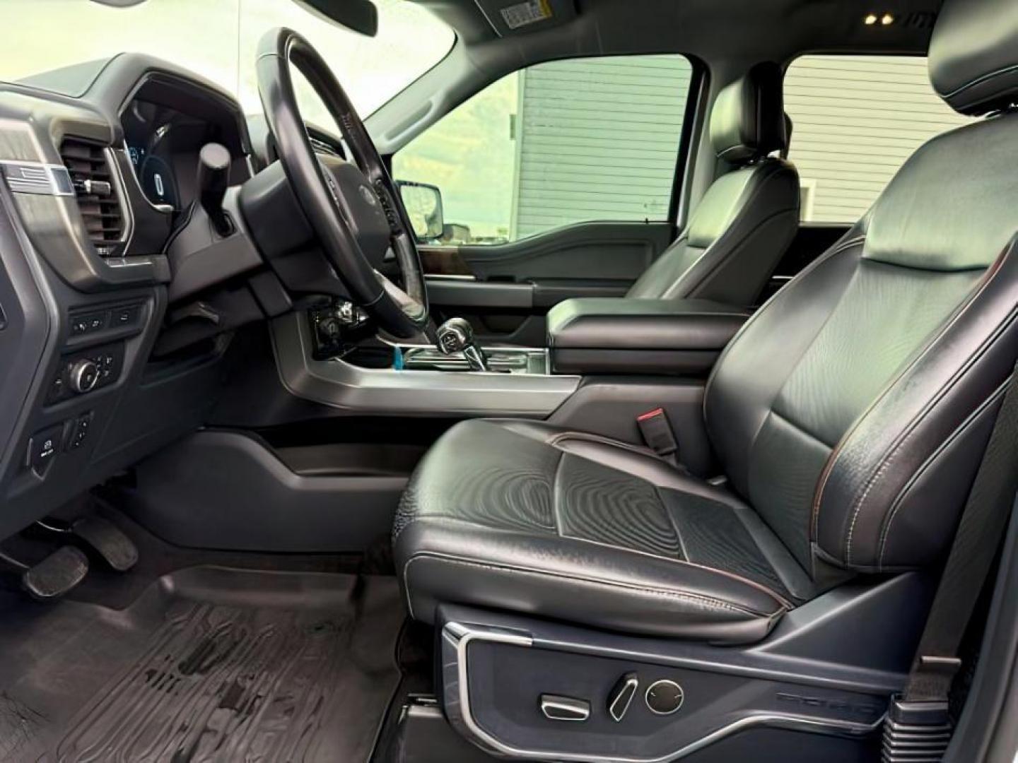 2021 WHITE /Black Ford F-150 (1FTFW1E80MK) with an EcoBoost 35L V-6 portdirect injection engine, Automatic transmission, located at 1175 N Woodruff Ave, Idaho Falls, ID, 83401, 43.506901, -111.999657 - At Timberline Auto, finding a great deal on your next vehicle is always easy! Our experienced sales staff's goal is to help find you the right vehicle at the right price! Our knowledgeable finance department has options for almost any credit score. We offer extended service contract options to prote - Photo#12