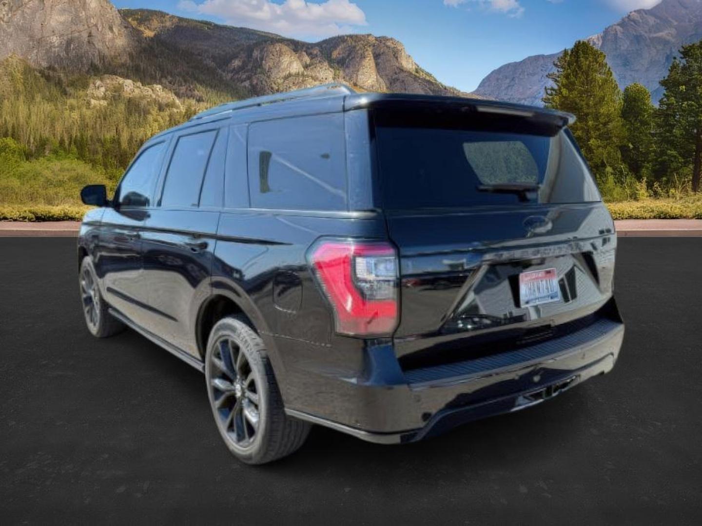 2019 BLACK /LEATHER Ford Expedition (1FMJU1MT0KE) with an 35L V6 DOHC 24V FFV engine, Automatic transmission, located at 1175 N Woodruff Ave, Idaho Falls, ID, 83401, 43.506901, -111.999657 - At Timberline Auto, finding a great deal on your next vehicle is always easy! Our experienced sales staff's goal is to help find you the right vehicle at the right price! Our knowledgeable finance department has options for almost any credit score. We offer extended service contract options to prote - Photo#2