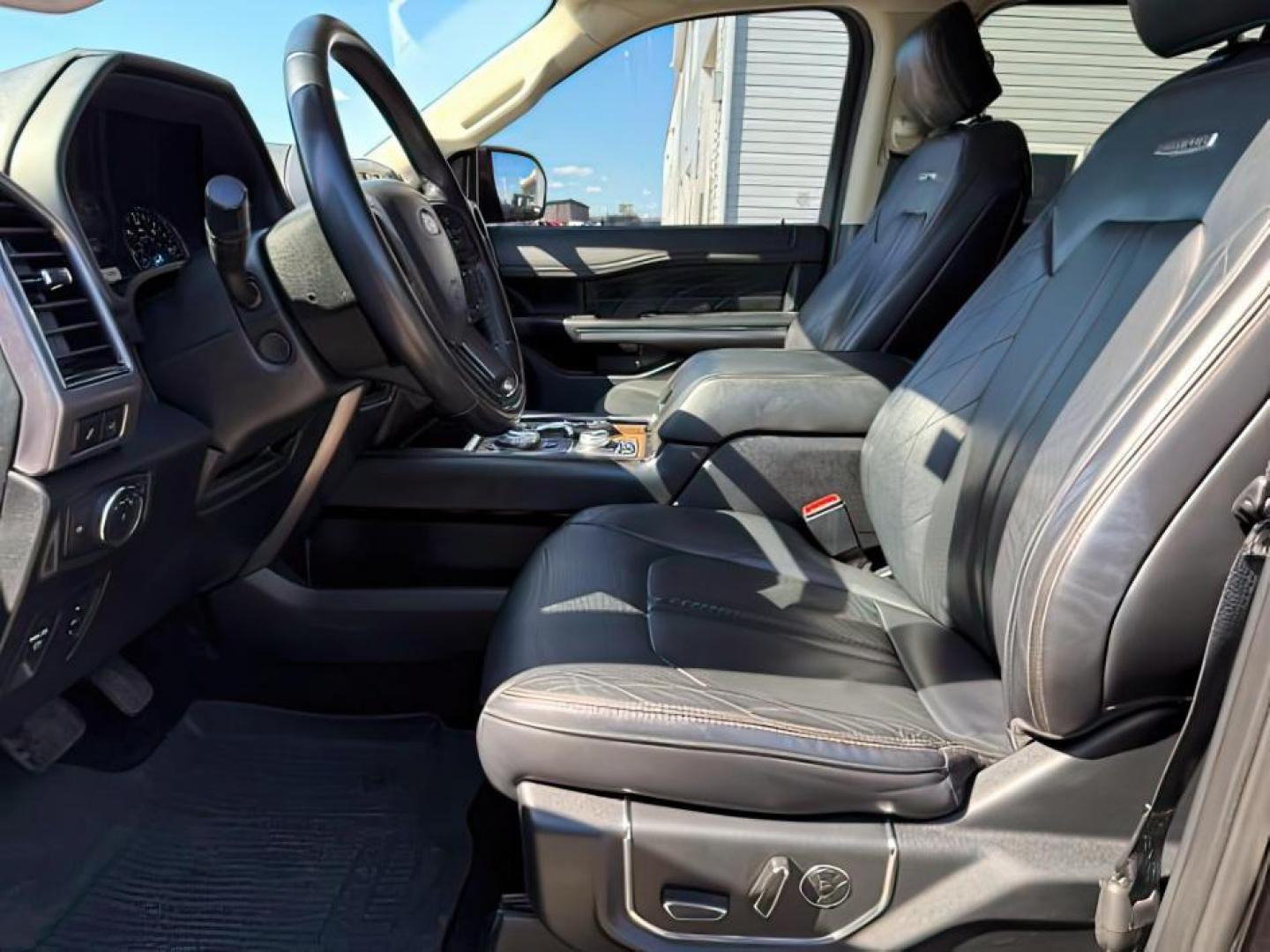 2019 BLACK /LEATHER Ford Expedition (1FMJU1MT0KE) with an 35L V6 DOHC 24V FFV engine, Automatic transmission, located at 1175 N Woodruff Ave, Idaho Falls, ID, 83401, 43.506901, -111.999657 - At Timberline Auto, finding a great deal on your next vehicle is always easy! Our experienced sales staff's goal is to help find you the right vehicle at the right price! Our knowledgeable finance department has options for almost any credit score. We offer extended service contract options to prote - Photo#15